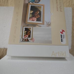 Digital Photo Frame - Cream Powered By Frameo